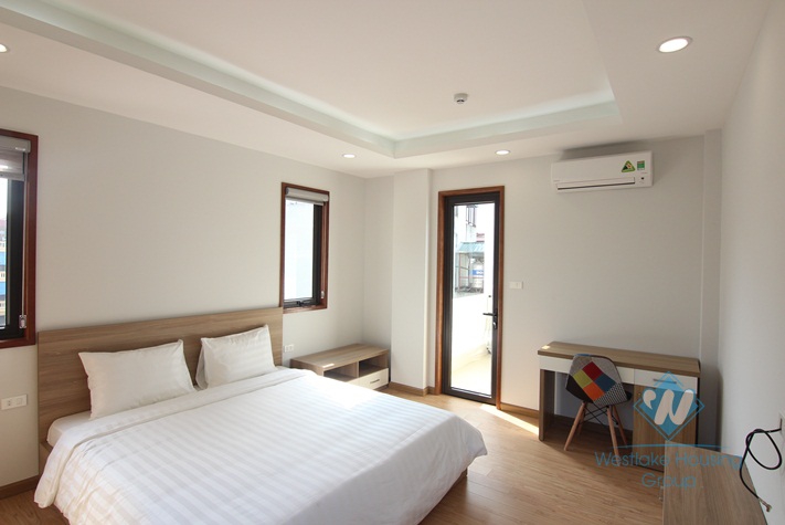 One bedroom apartment for rent in main street ot Tay Ho district.